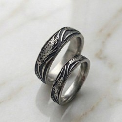 Пара титанових каблучок з рельєфним зображенням колосків пшениці